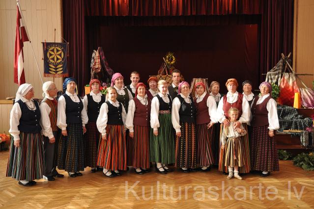 Folkloras kopa Vecsaule